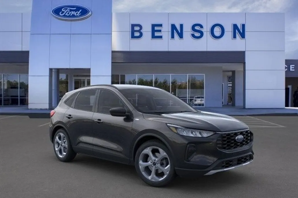 2025 Ford Escape ST-Line photo 1