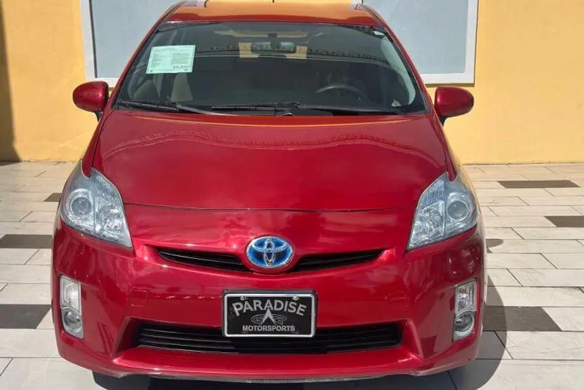 2011 Toyota Prius Three photo 1