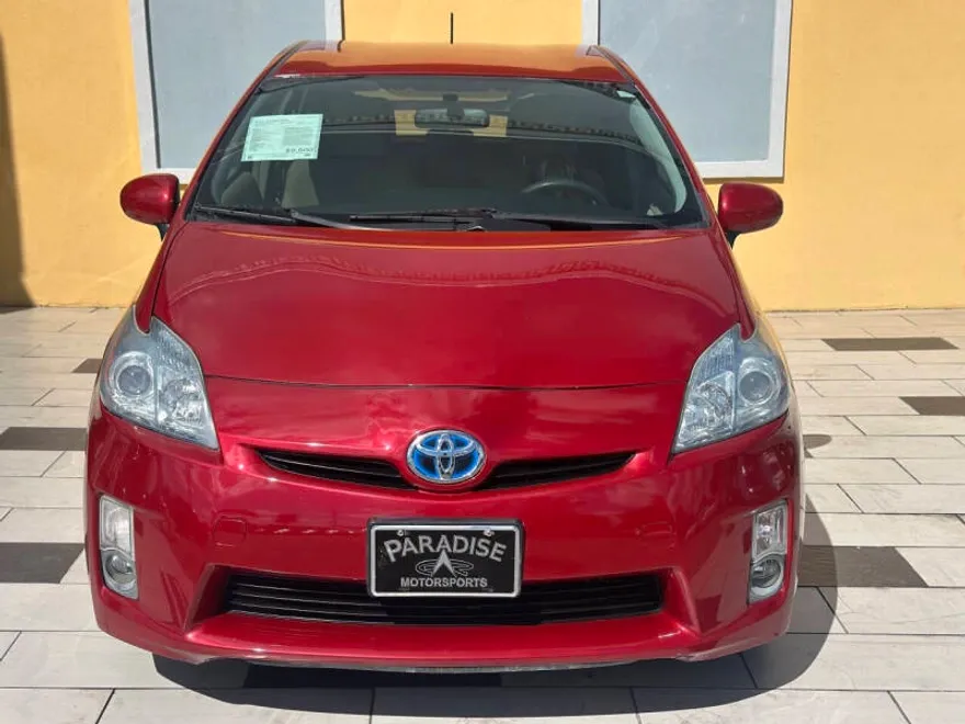 2011 Toyota Prius Three photo 1