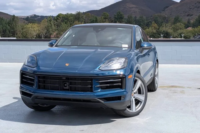 2026 Porsche Cayenne Coupe photo 1