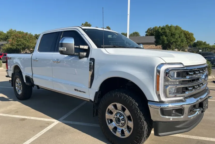 2023 Ford F-250 photo 1