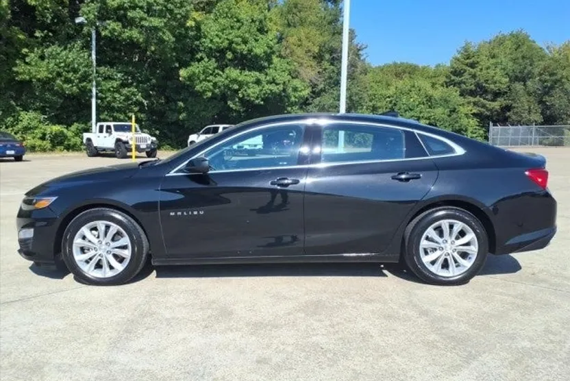 2024 Chevrolet Malibu 1LT photo 1