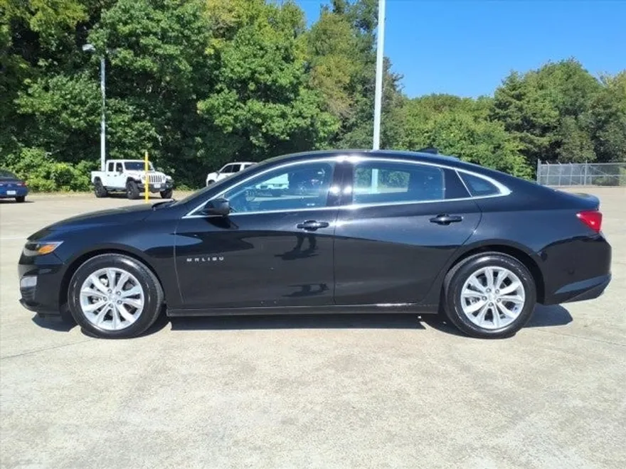 2024 Chevrolet Malibu 1LT photo 1