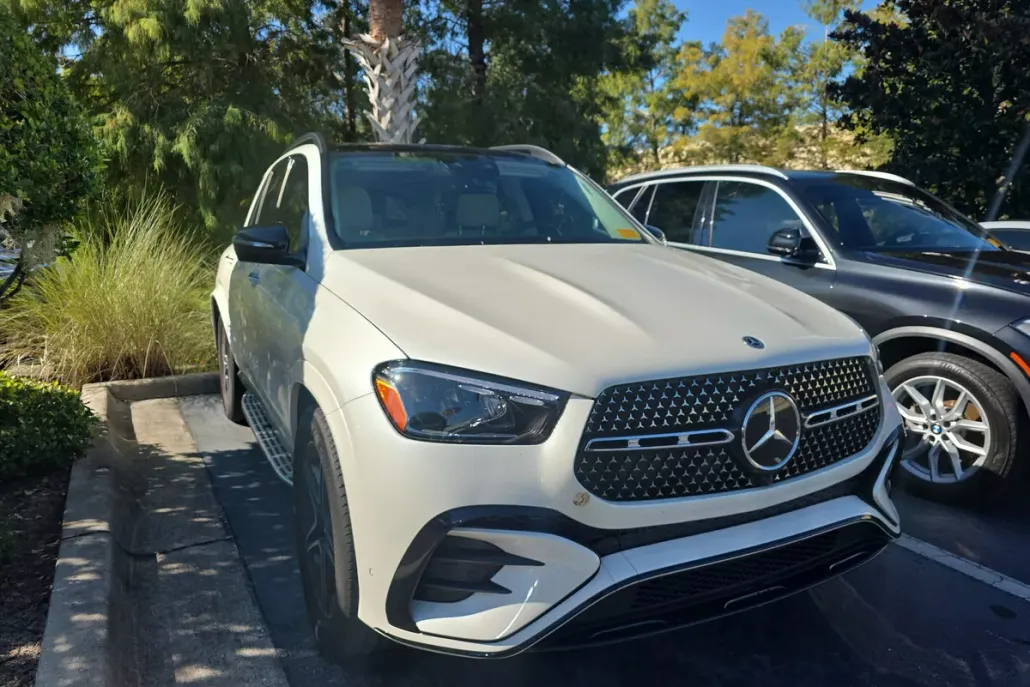 2024 Mercedes Benz GLE 450e photo 1