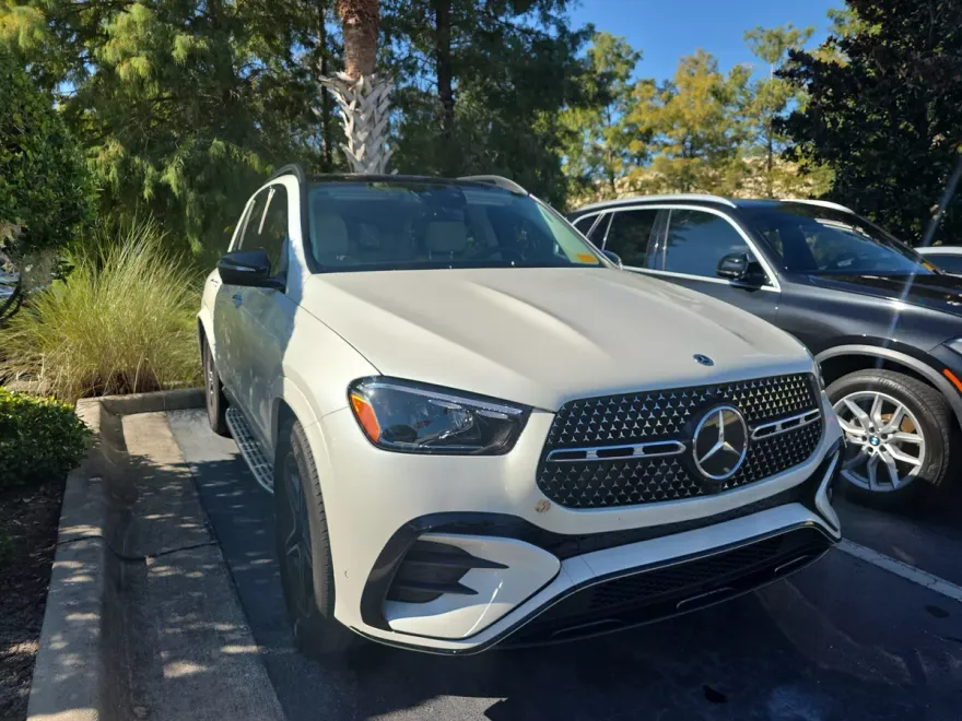 2024 Mercedes Benz GLE 450e photo 1