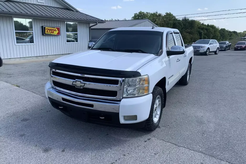2011 Chevrolet Silverado 1500 LT photo 1