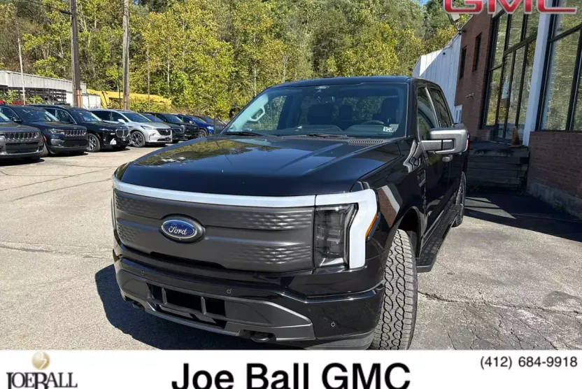 2022 Ford F-150 Lightning XLT photo 1
