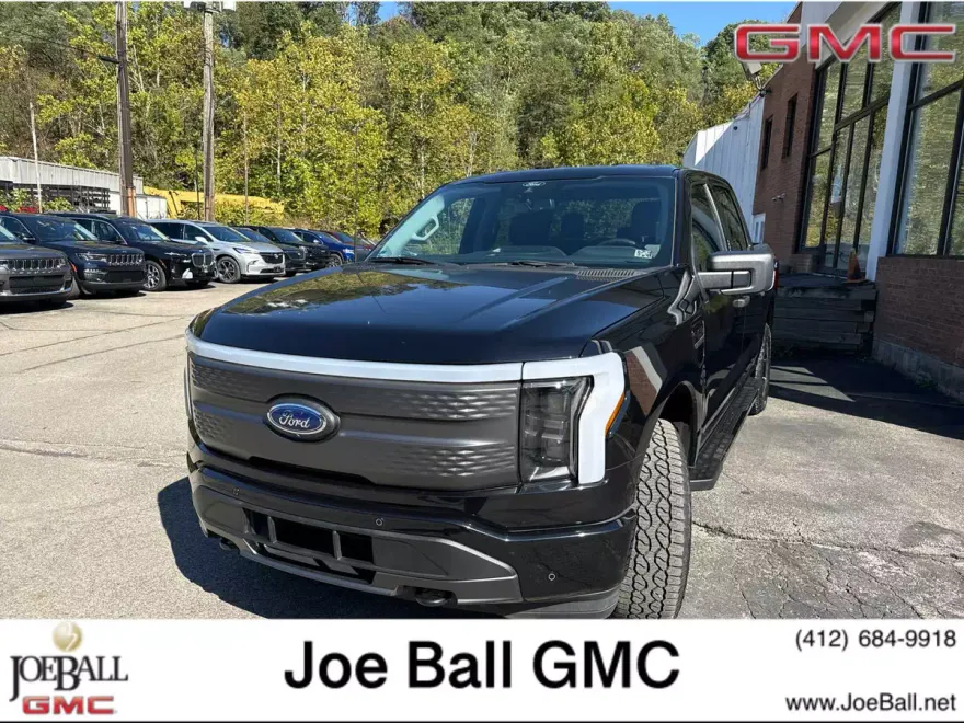 2022 Ford F-150 Lightning XLT photo 1