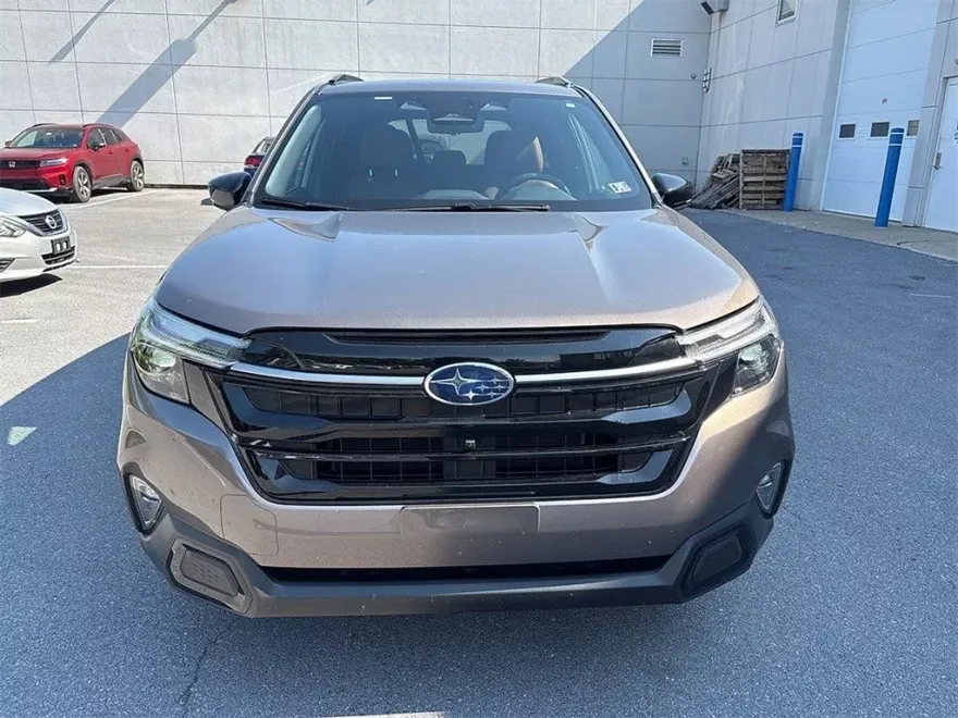 2025 Subaru Forester Touring photo 1