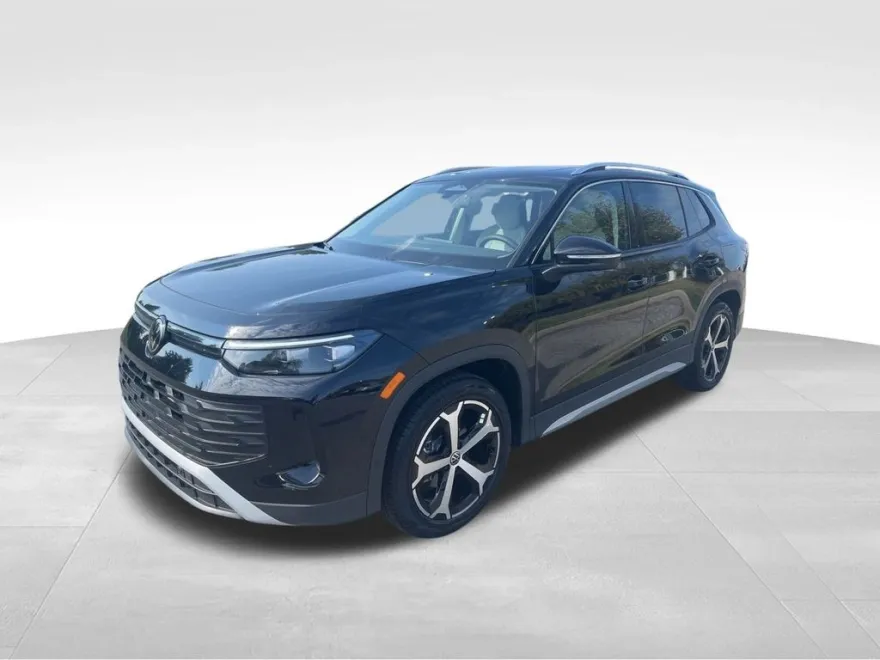 2025 Volkswagen Tiguan SE photo 1