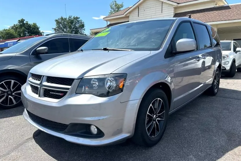 2019 Dodge Grand Caravan GT photo 1