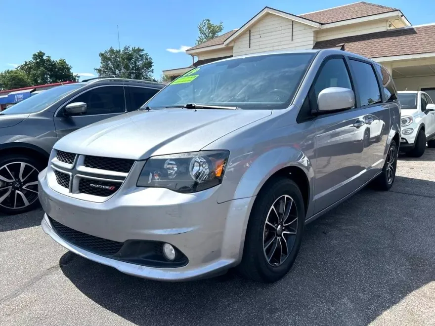 2019 Dodge Grand Caravan GT photo 1