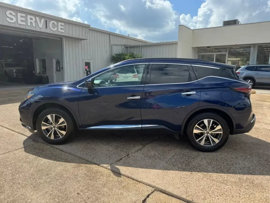 2023 Nissan Murano SV photo 1