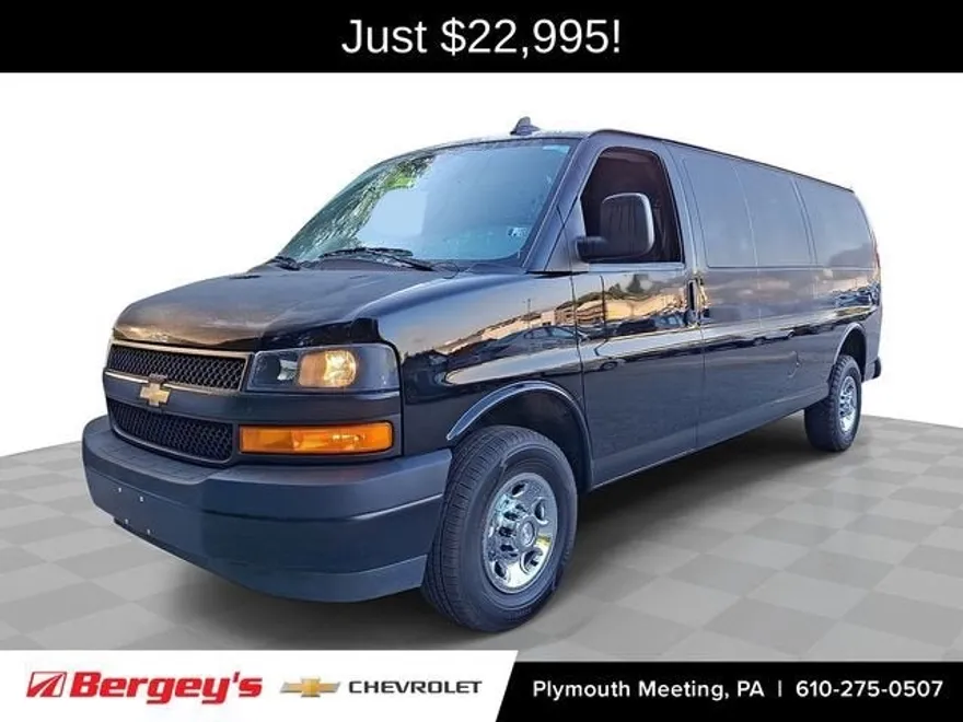2023 Chevrolet Express 3500 Work Cargo Van photo 1