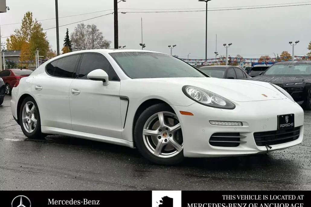 2014 Porsche Panamera 4 photo 1