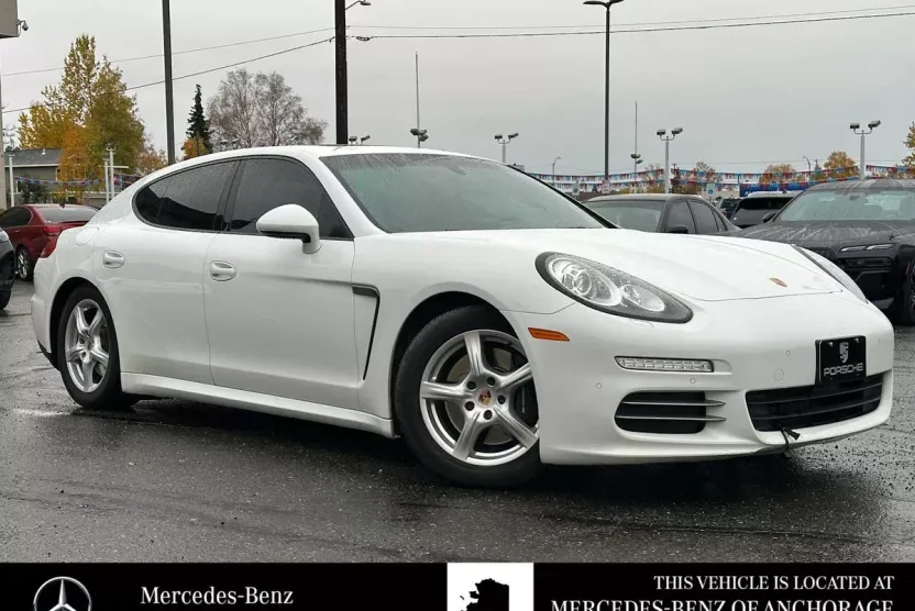 2014 Porsche Panamera 4 photo 1
