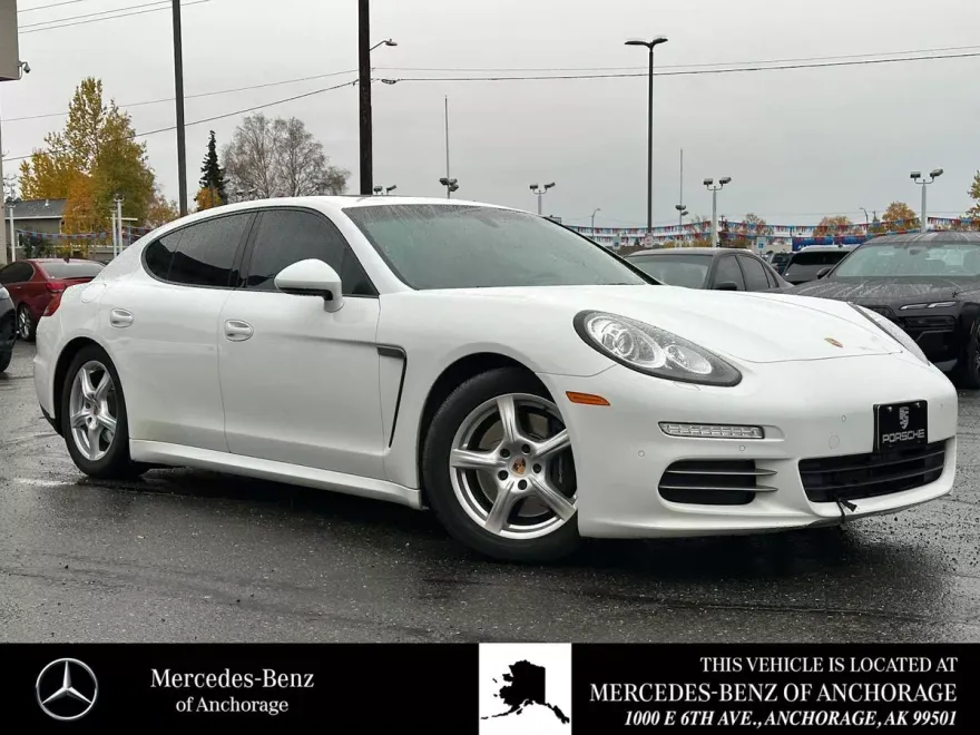2014 Porsche Panamera 4 photo 1