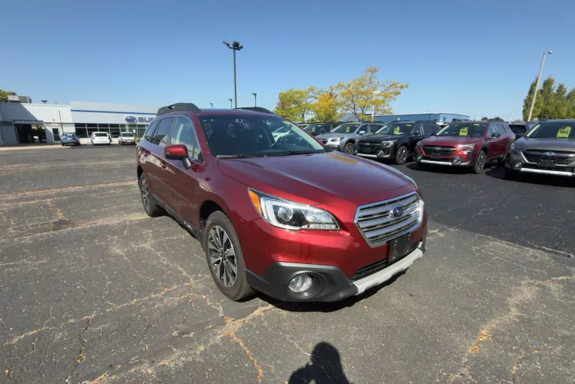 2016 Subaru Outback 2.5i Limited photo 1