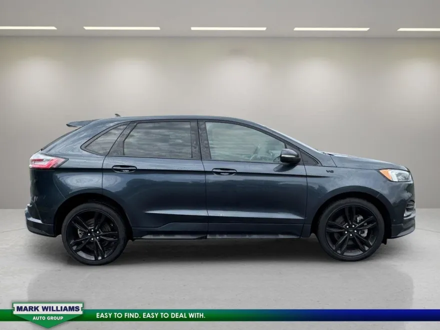 2022 Ford Edge ST photo 1