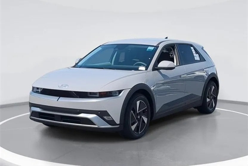 2025 Hyundai Ioniq 5 SE photo 1