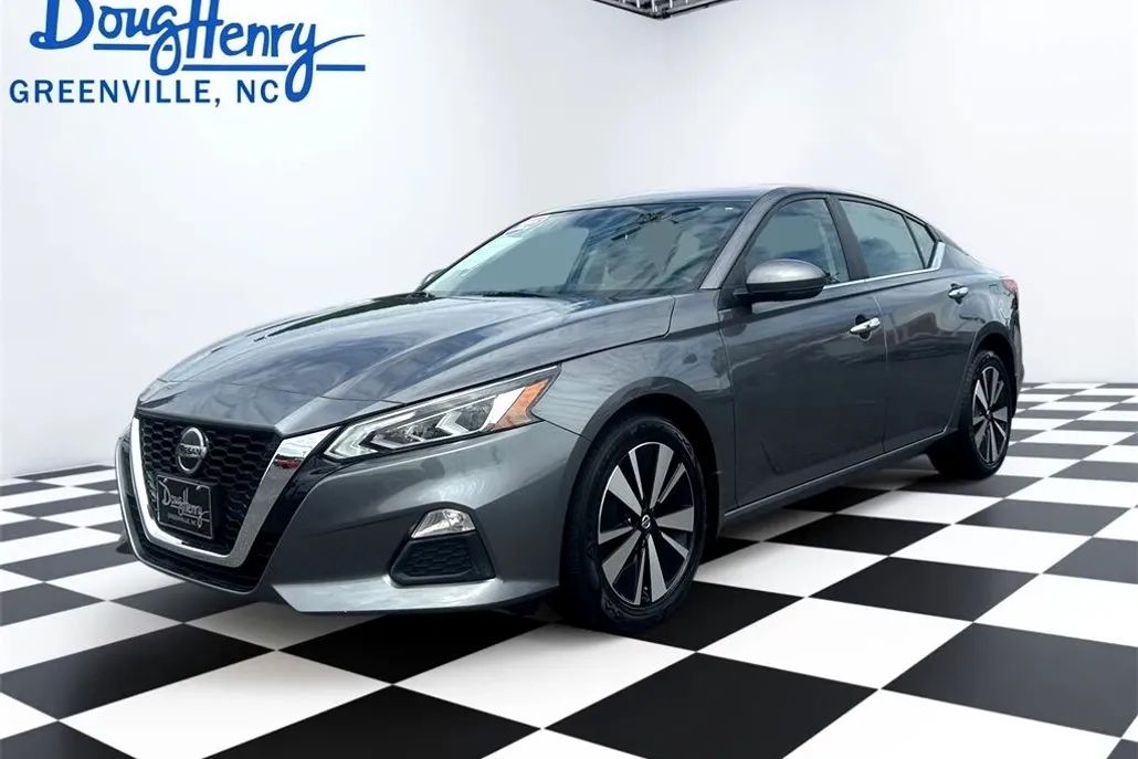 2022 Nissan Altima 2.5 SV photo 1