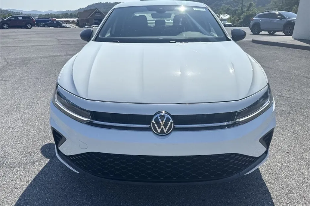 2025 Volkswagen Jetta 1.5T Sport photo 1