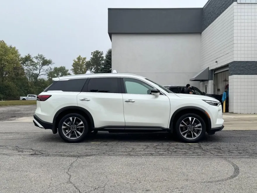2025 Infiniti QX60 Luxe AWD photo 1