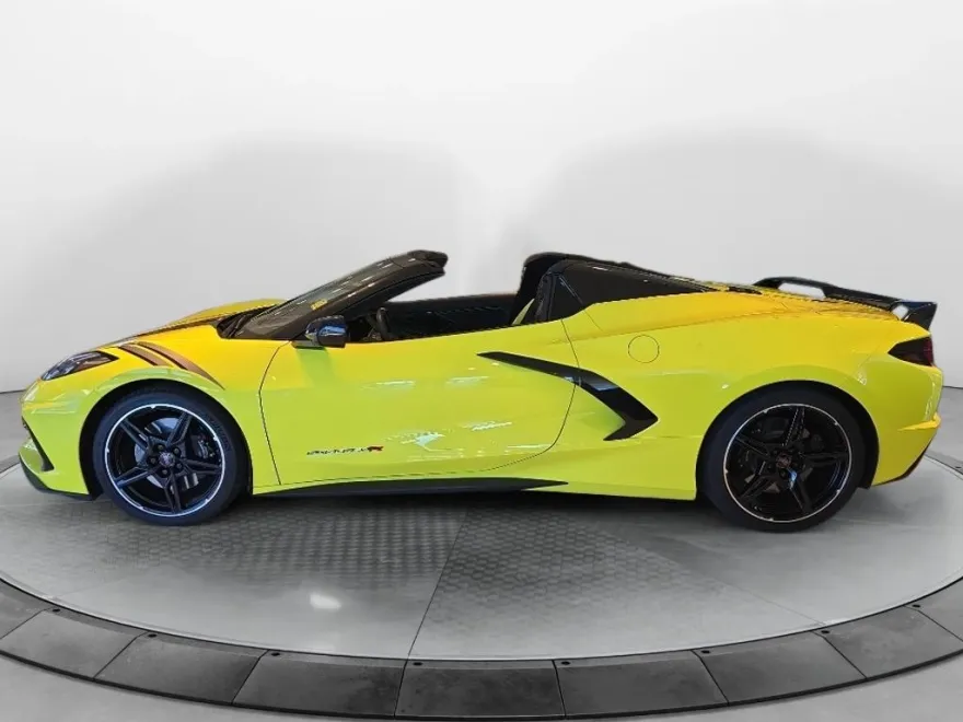 2024 Chevrolet Corvette Stingray 3LT photo 2