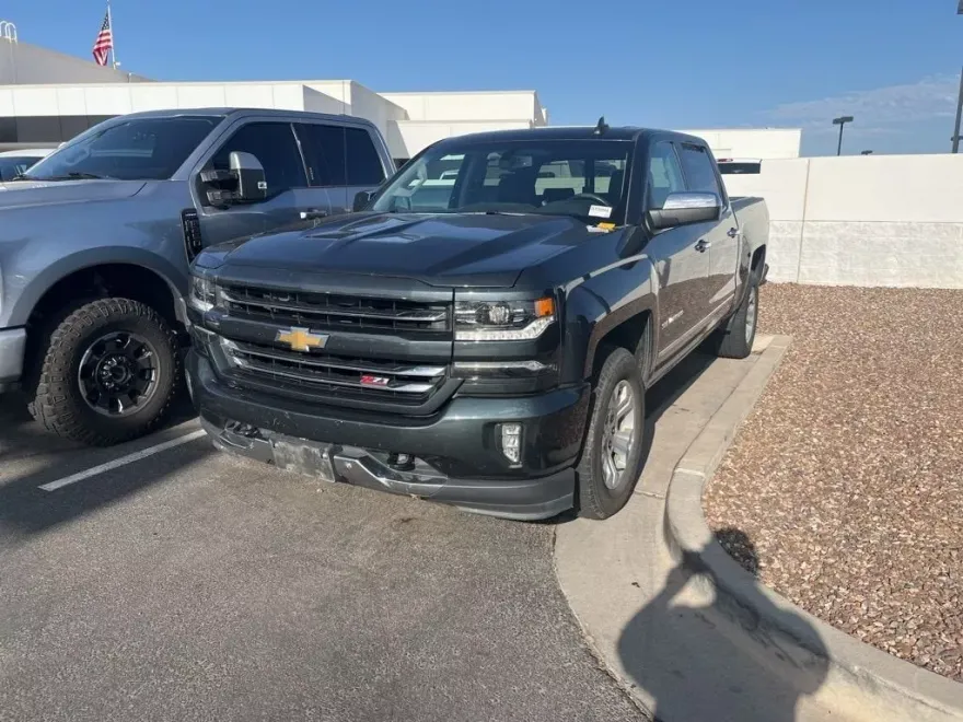 2017 Chevrolet Silverado 1500 LTZ photo 1