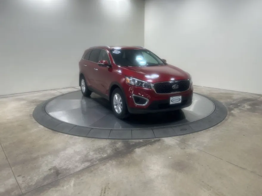 2018 Kia Sorento LX photo 1