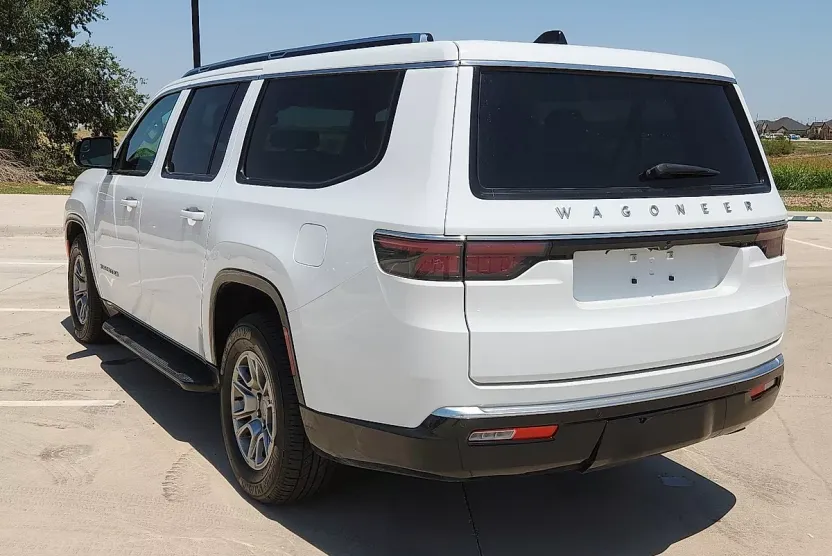 2024 Jeep Wagoneer L Base photo 1
