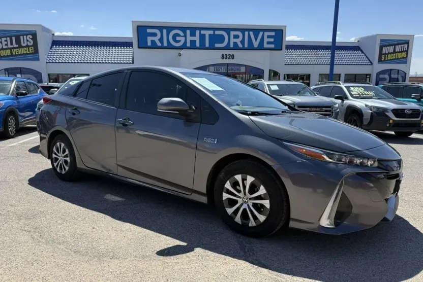 2021 Toyota Prius Prime photo 1
