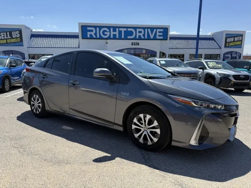2021 Toyota Prius Prime photo 1