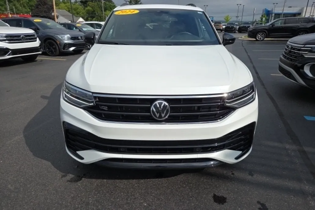 2024 Volkswagen Tiguan SE R-Line Black photo 1