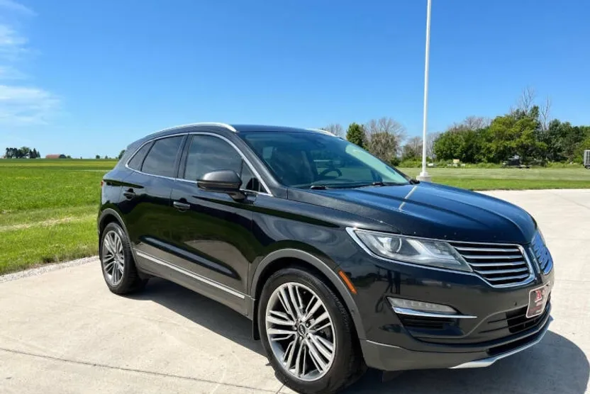 2015 Lincoln MKC Base photo 1