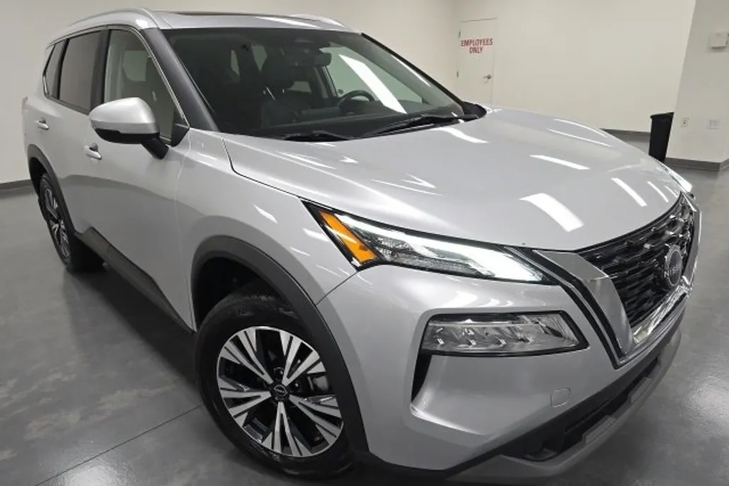 2023 Nissan Rogue SV photo 1