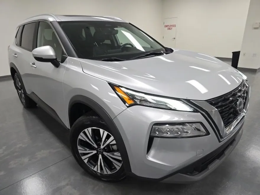 2023 Nissan Rogue SV photo 1