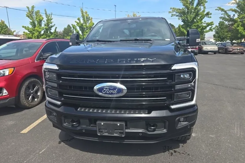 2025 Ford F-350 Platinum photo 1