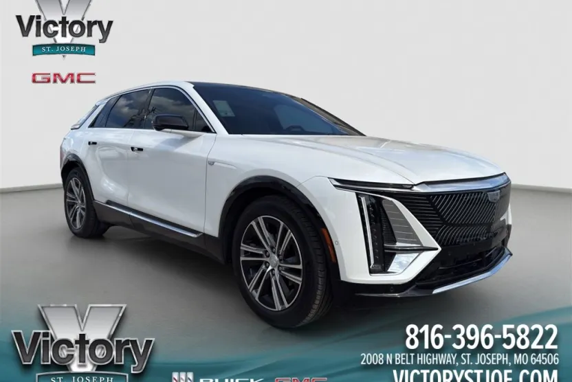 2024 Cadillac Lyriq Luxury photo 1