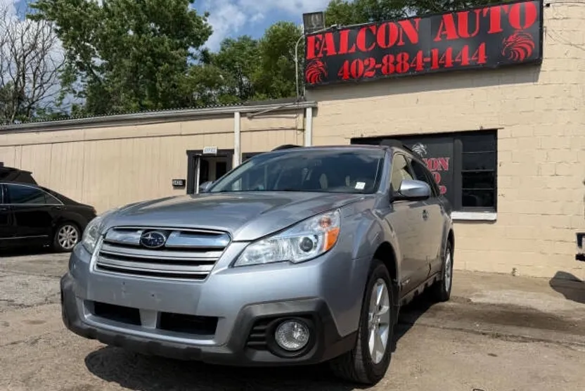 2014 Subaru Outback 2.5i Premium photo 1