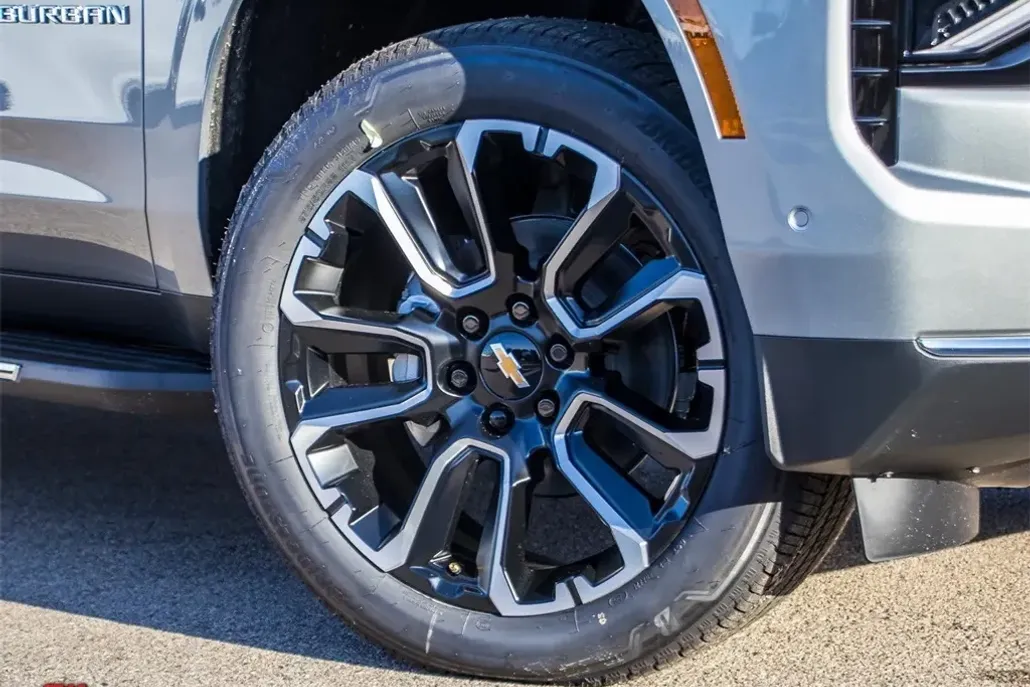 2025 Chevrolet Suburban Premier photo 1
