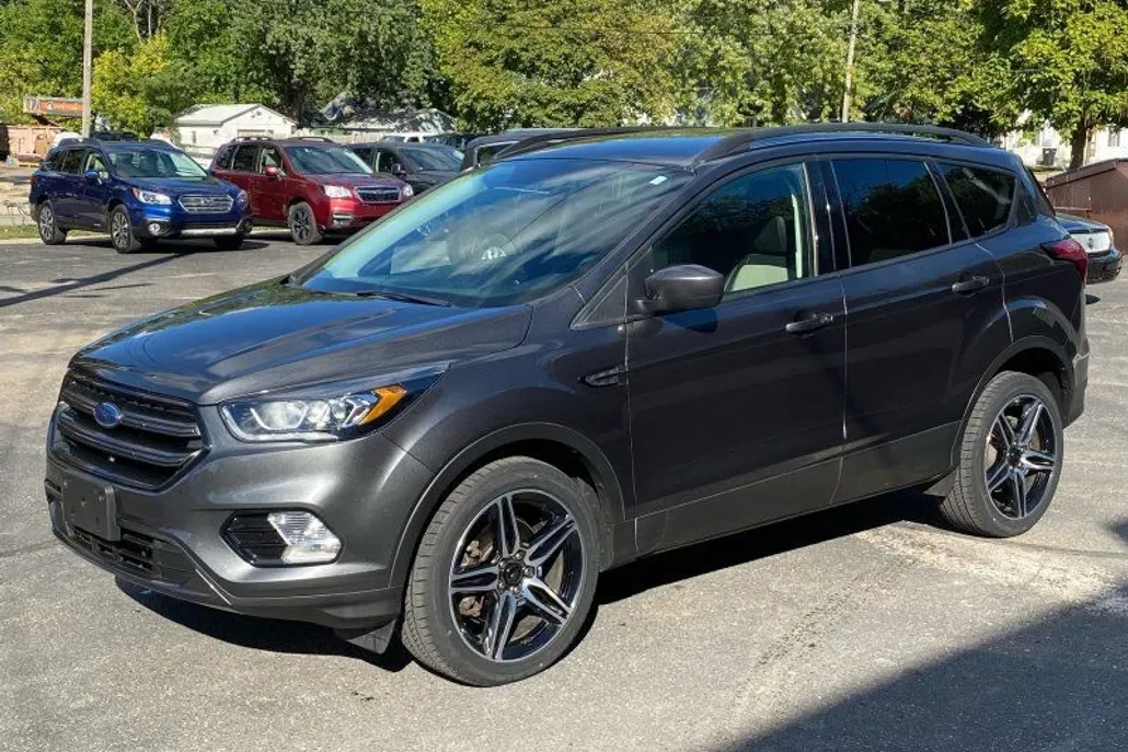 2019 Ford Escape SEL photo 1
