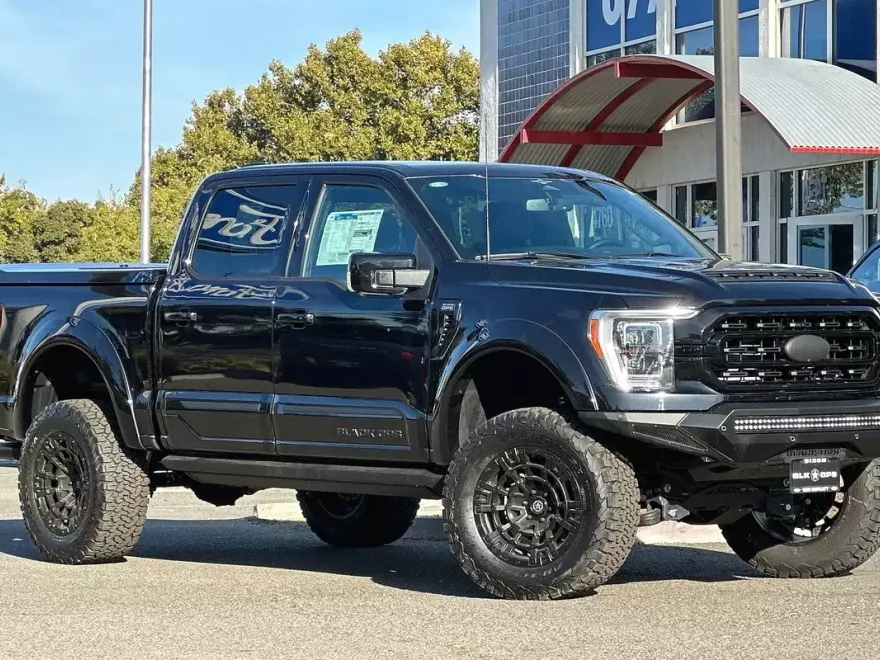 2023 Ford F-150 Lariat photo 1
