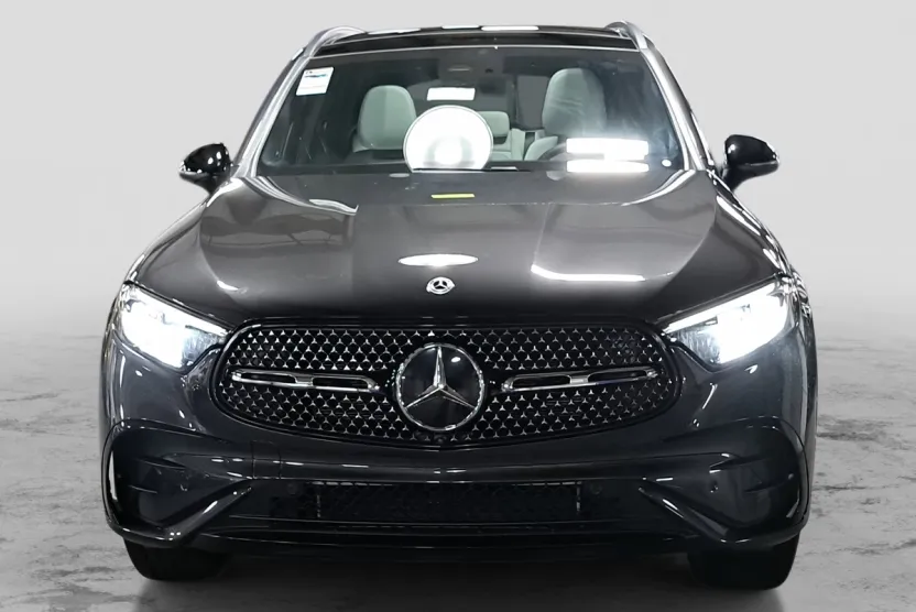 2025 Mercedes Benz GLC 300 photo 1