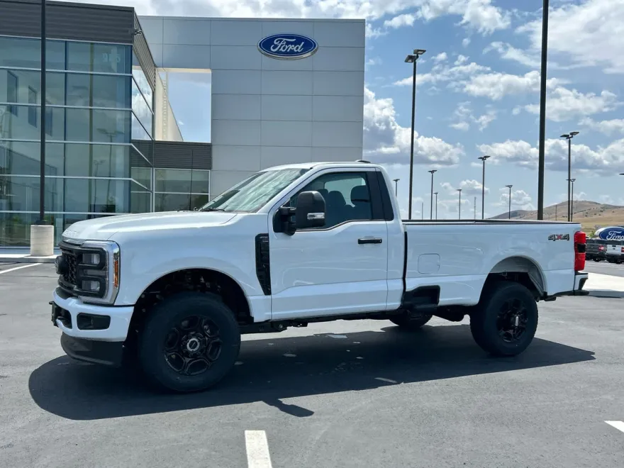 2025 Ford F-350 XL photo 1