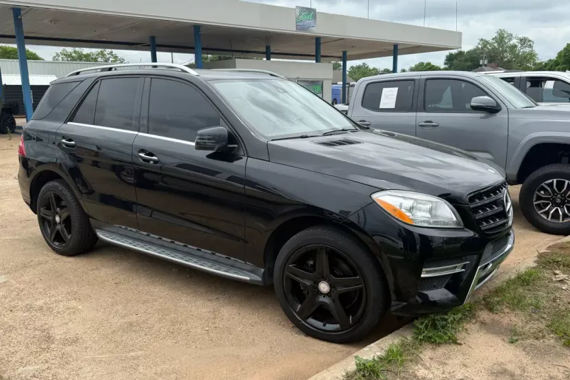 2015 Mercedes Benz ML 400 4MATIC photo 1