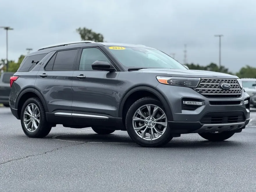 2023 Ford Explorer Limited photo 1