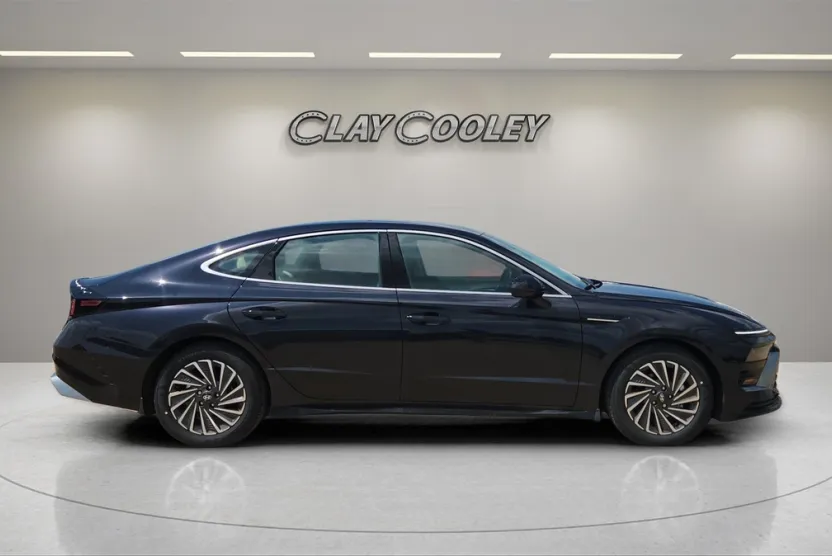 2025 Hyundai Sonata Hybrid SEL photo 1