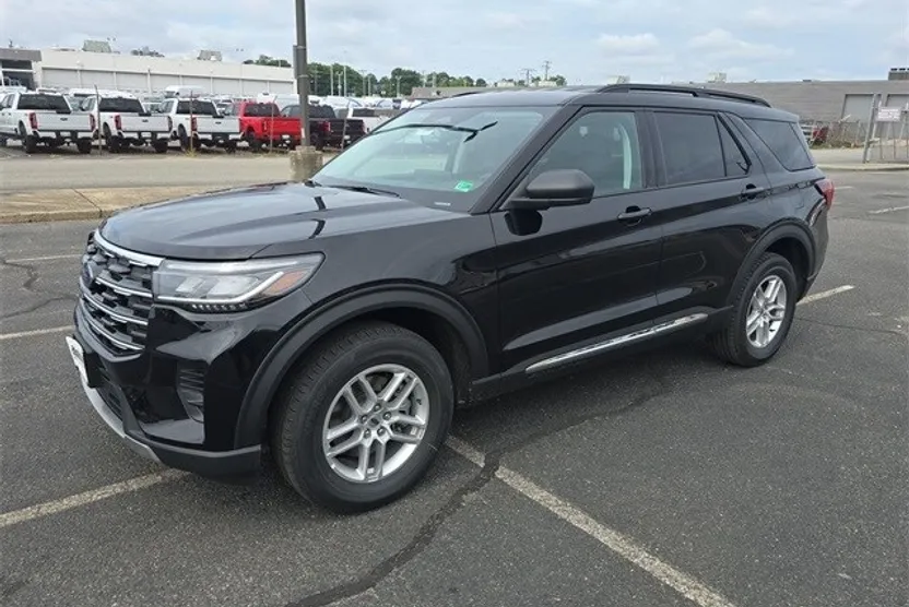 2025 Ford Explorer Sport photo 1