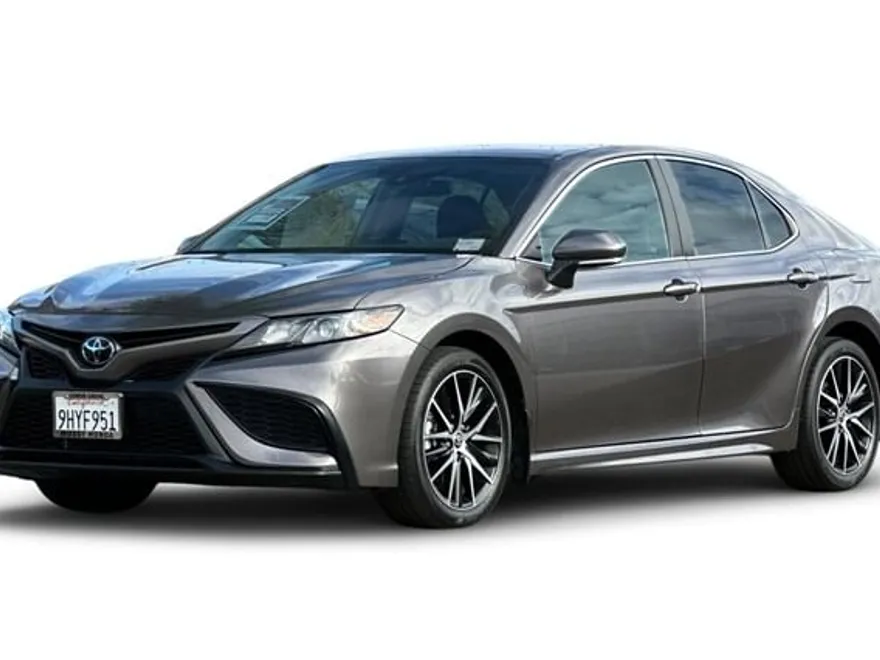 2024 Toyota Camry SE photo 1